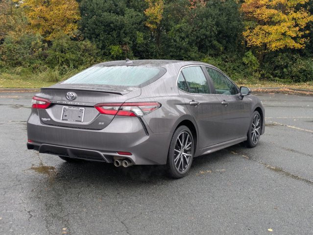 Used 2023 Toyota Camry SE image 4