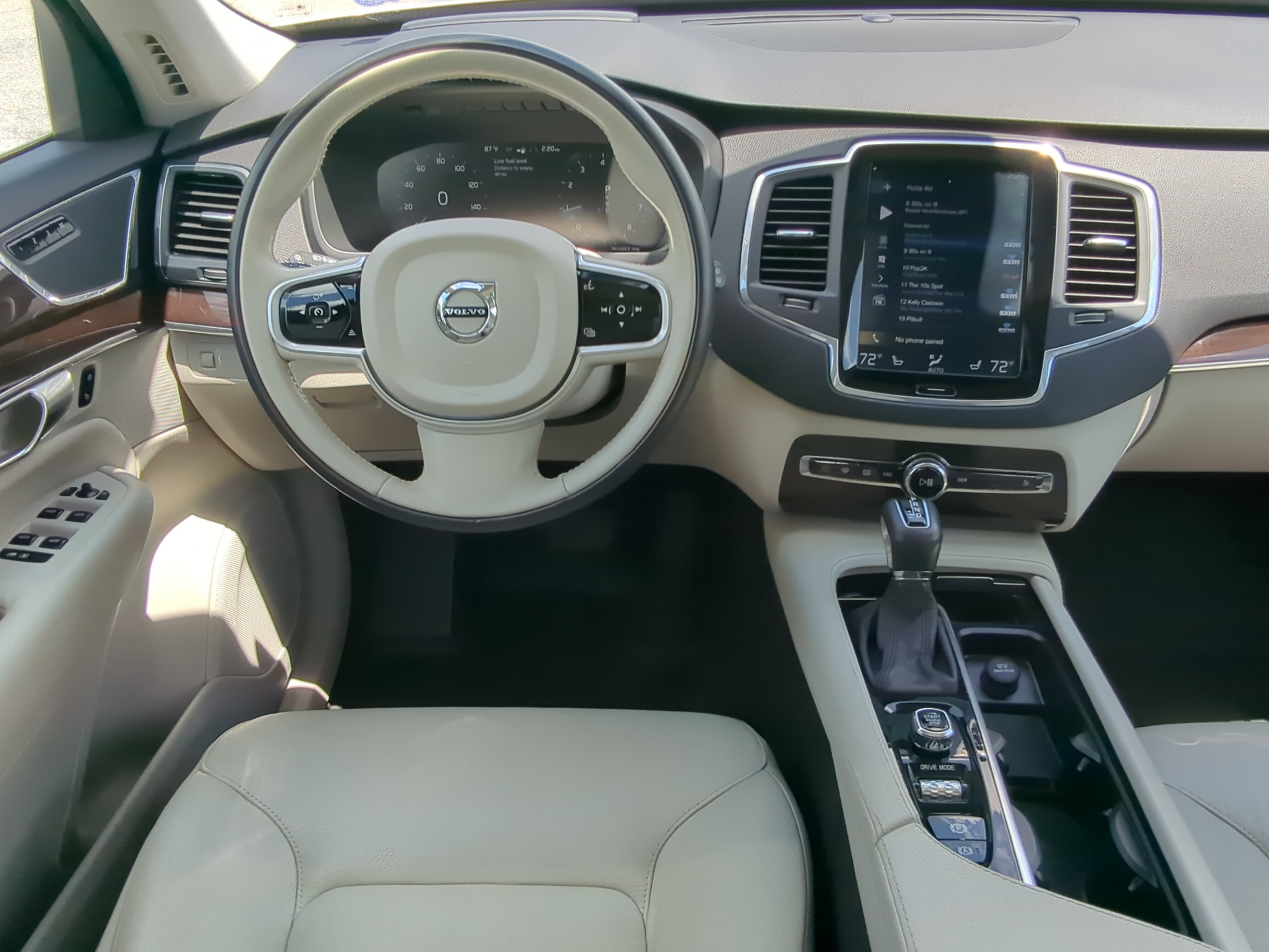 Used 2019 Volvo XC90 T6 Momentum w/ Advanced Package AWD/4WD image 14