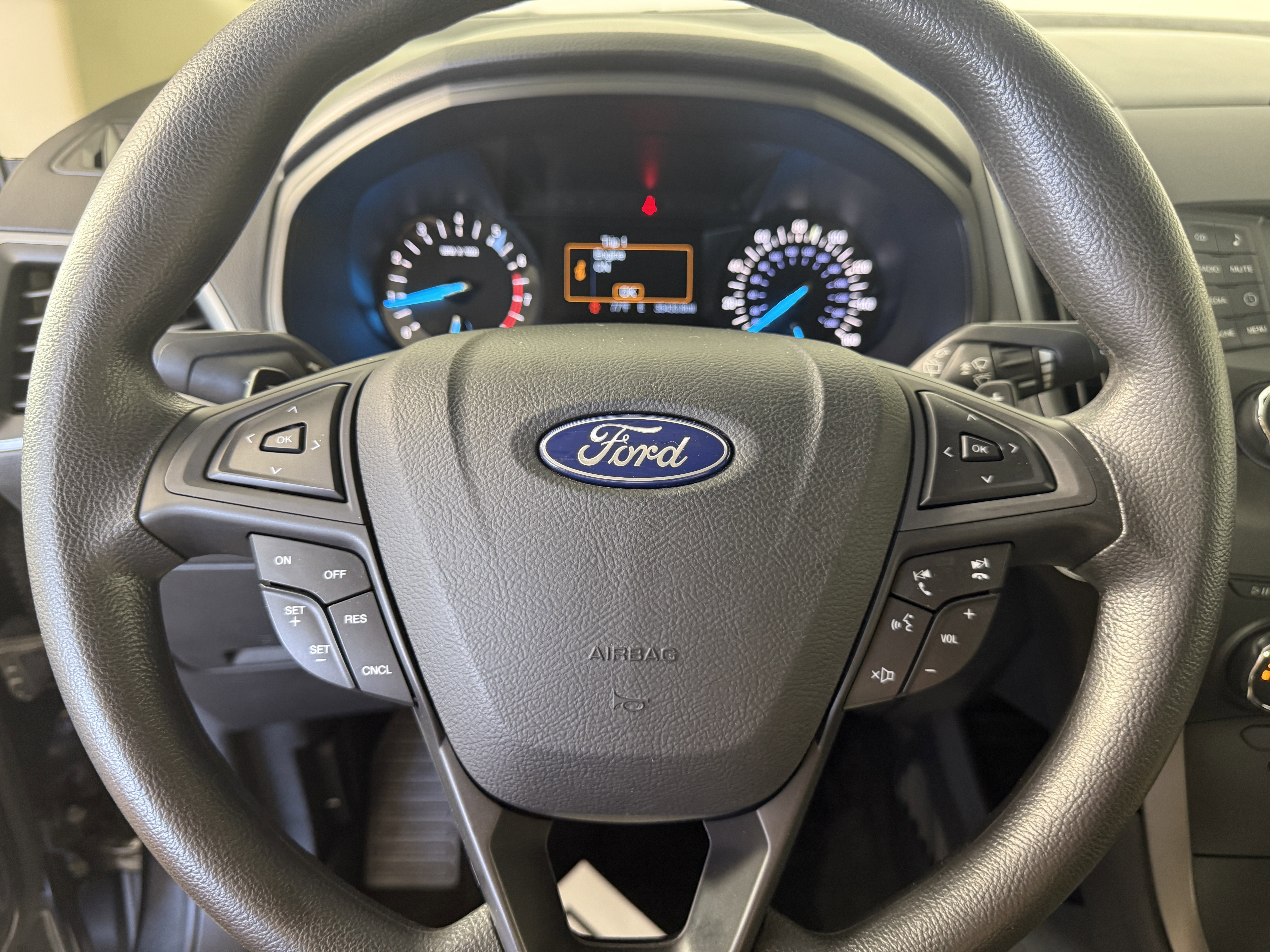 Certified 2018 Ford Edge SE image 25