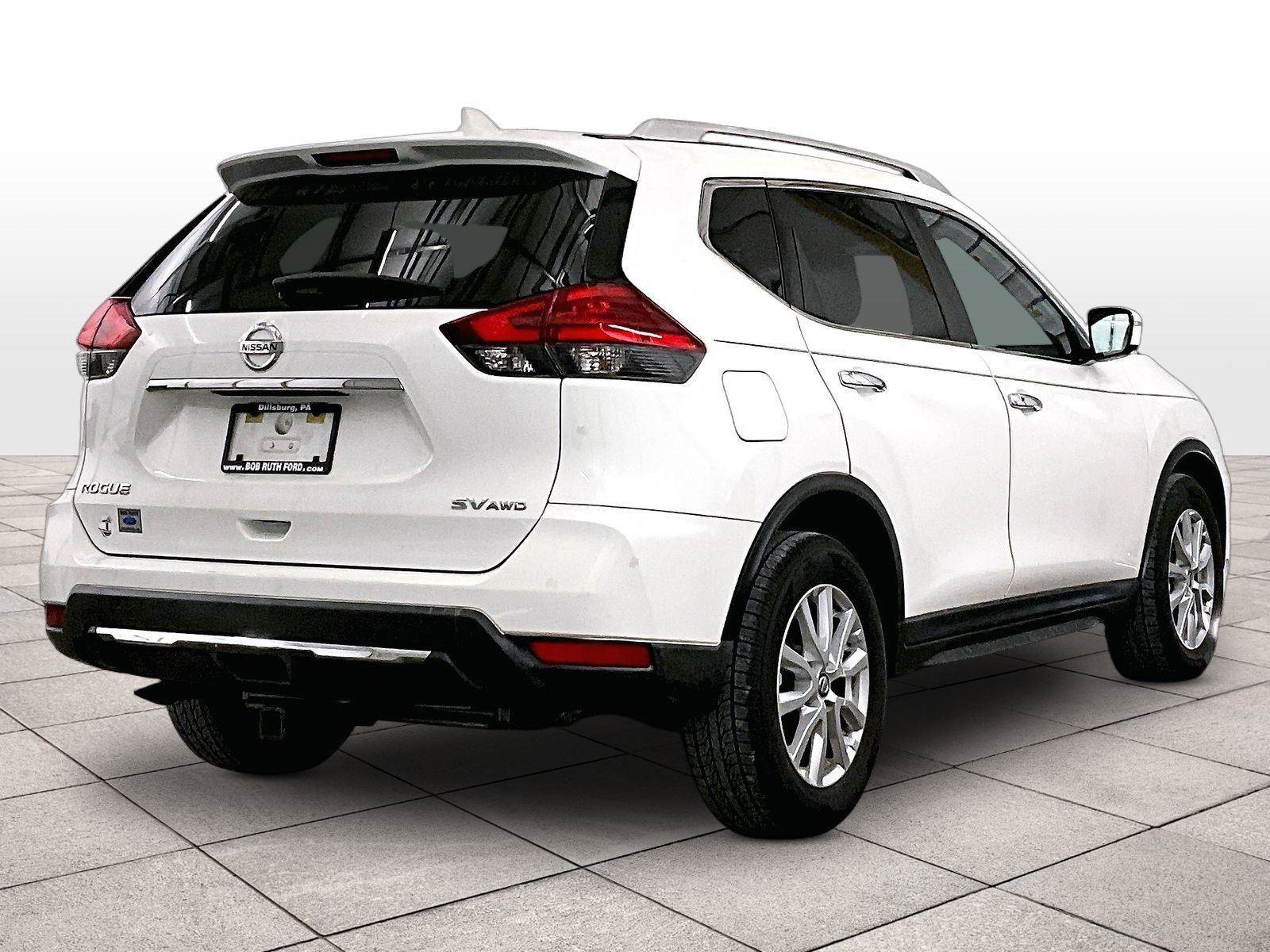 Used 2017 Nissan Rogue SV AWD/4WD image 11