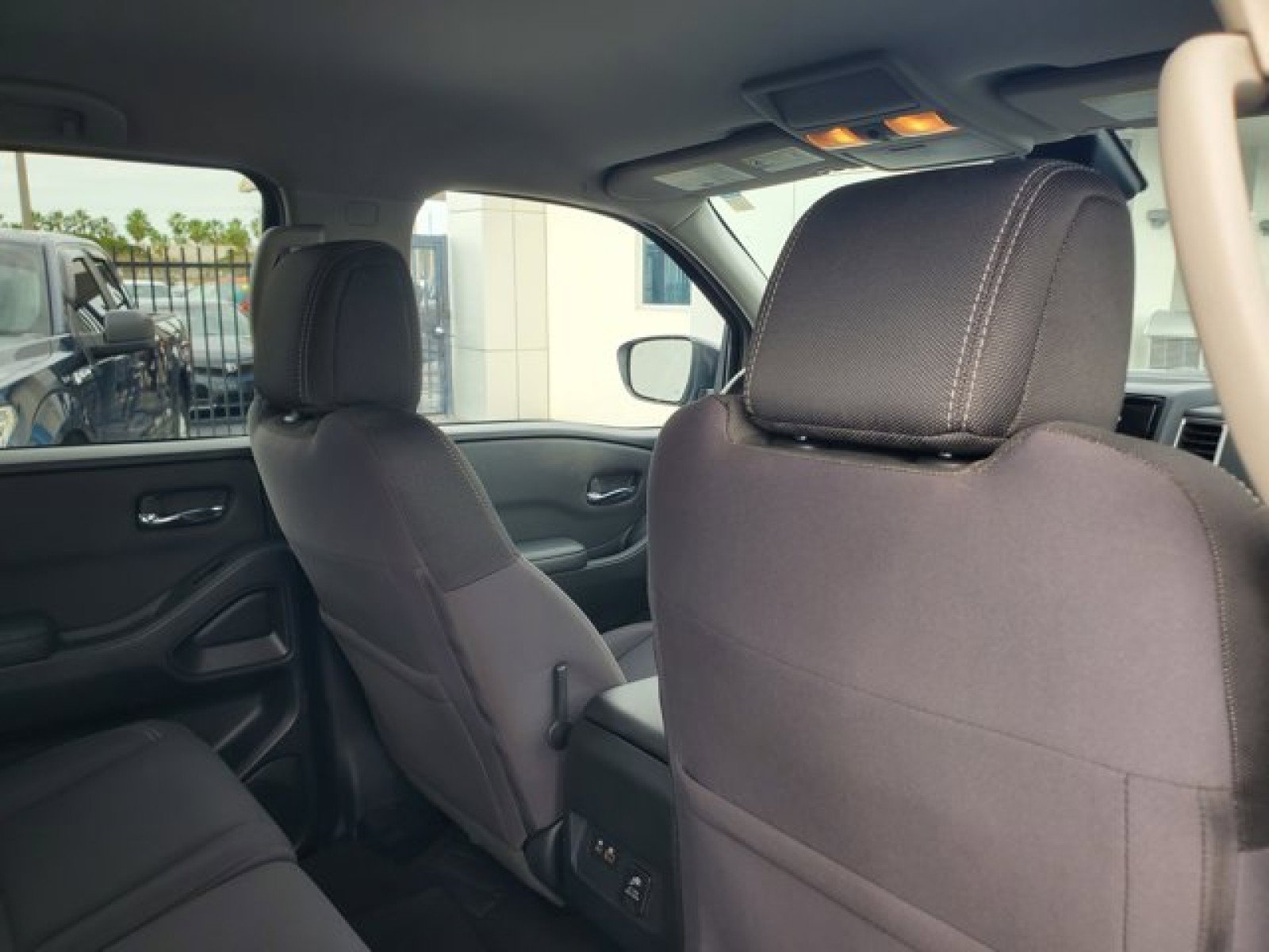 Used 2022 Nissan Frontier SV image 29