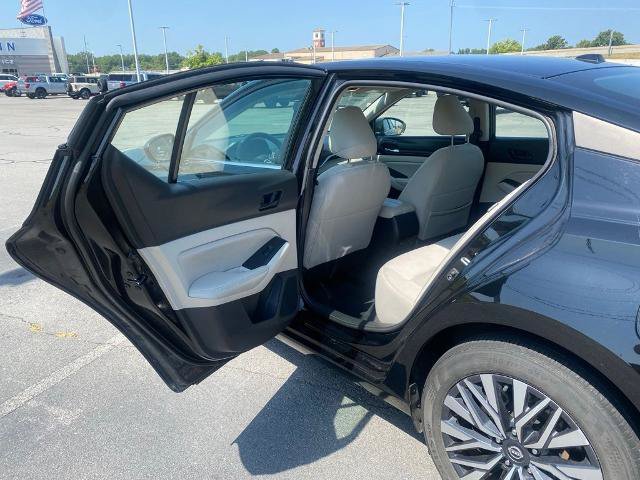 Used 2025 Nissan Altima 2.5 SV FWD image 27