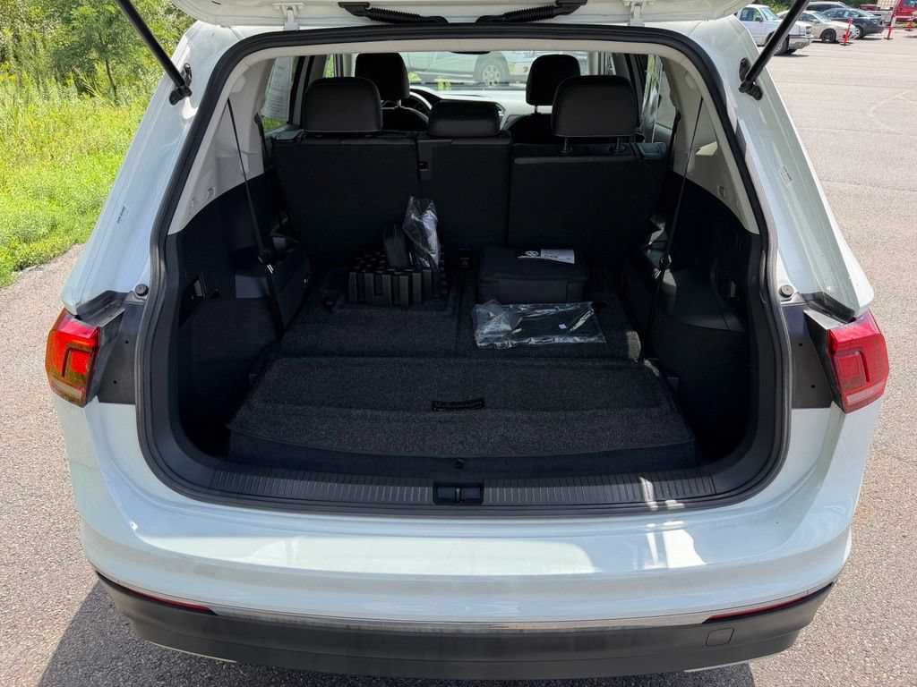 Used 2021 Volkswagen Tiguan SEL AWD/4WD image 28