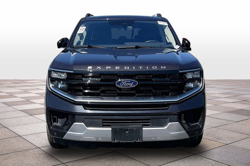 Certified 2025 Ford Expedition Platinum w/ Driver's Package AWD/4WD image 3