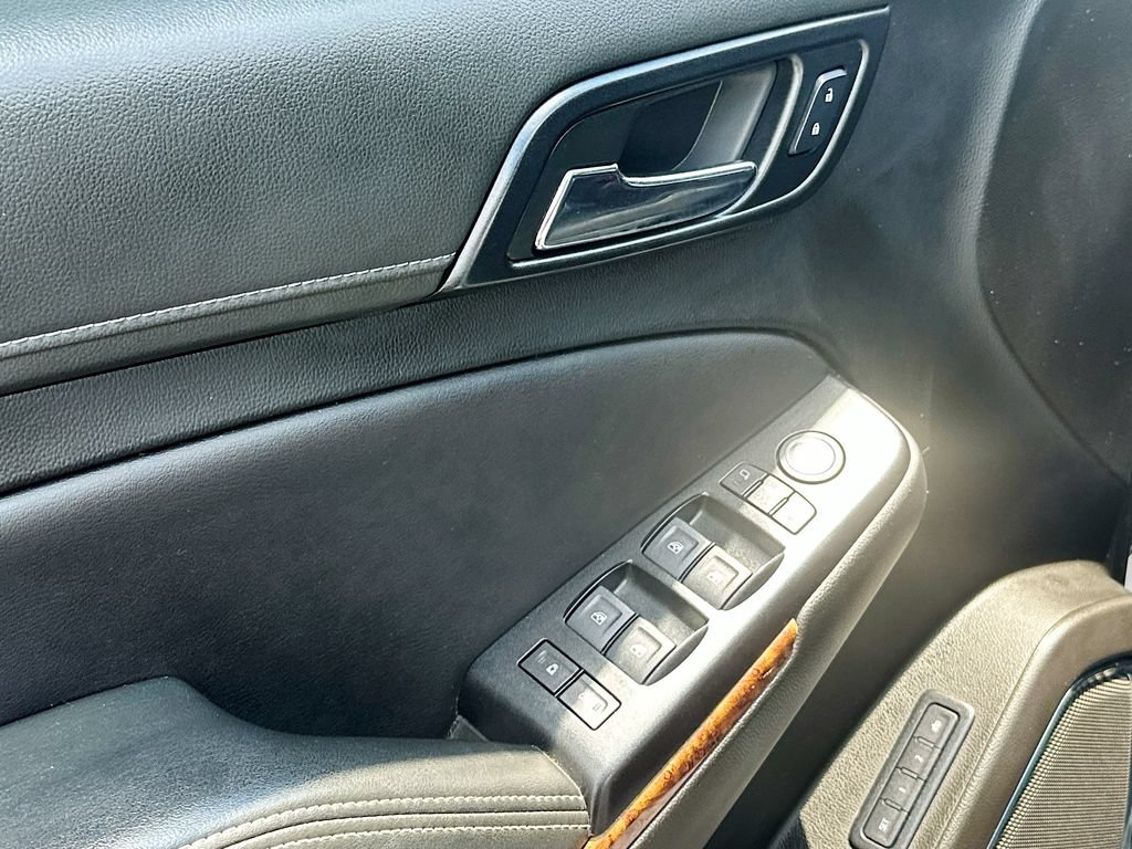 Used 2019 Chevrolet Suburban Premier RWD image 21