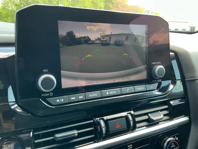 Used 2025 Nissan Pathfinder SV w/ SV Premium Package AWD/4WD image 24