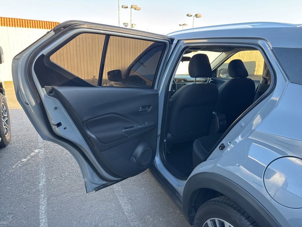 Used 2021 Nissan Kicks SV image 14