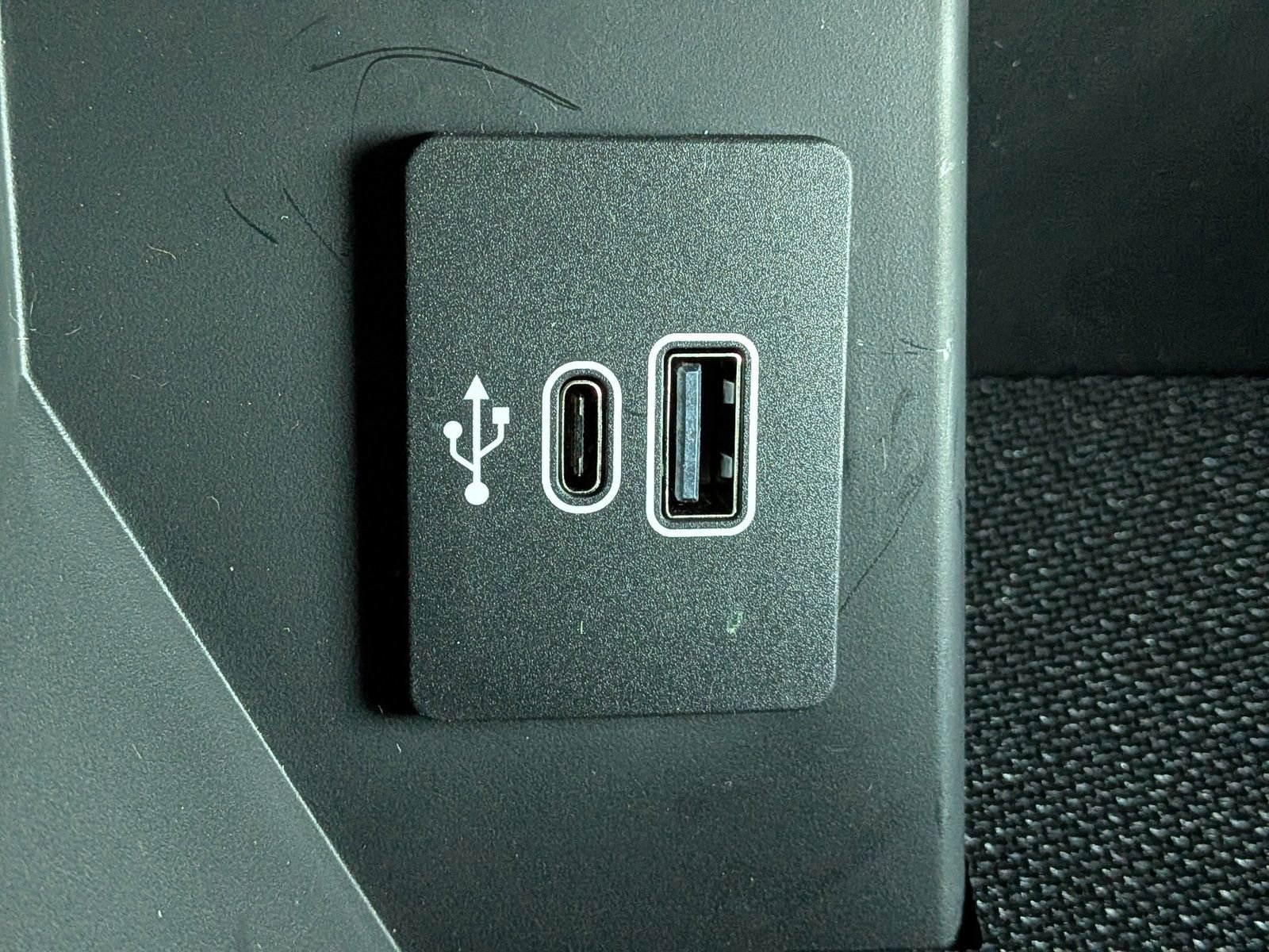 Certified 2025 Ford F150 Lariat w/ Equipment Group 501A Mid image 25