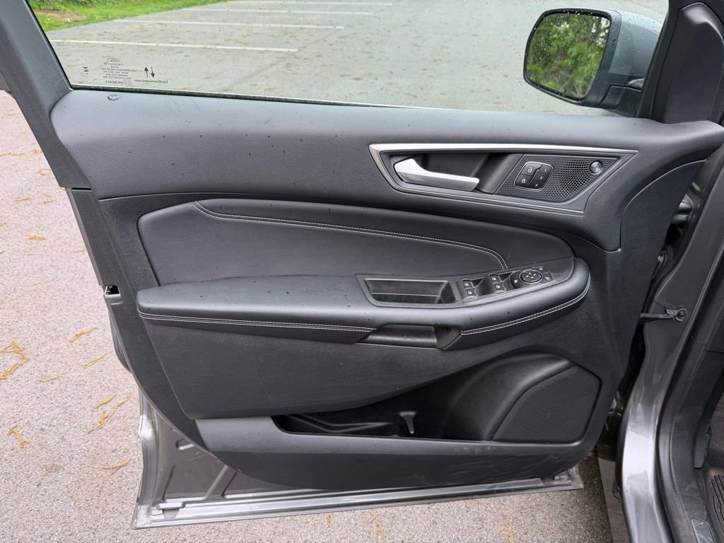 Certified 2022 Ford Edge Titanium AWD/4WD image 12
