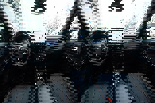 Certified 2025 Ford Escape ST-Line Elite w/ Premium Technology Package image 11