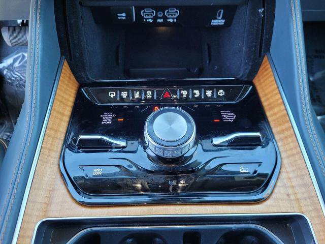 Used 2022 Jeep Grand Wagoneer Series II w/ Convenience Group III AWD/4WD image 29