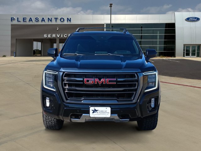 Used 2023 GMC Yukon XL AT4 w/ AT4 Premium Plus Package AWD/4WD image 8