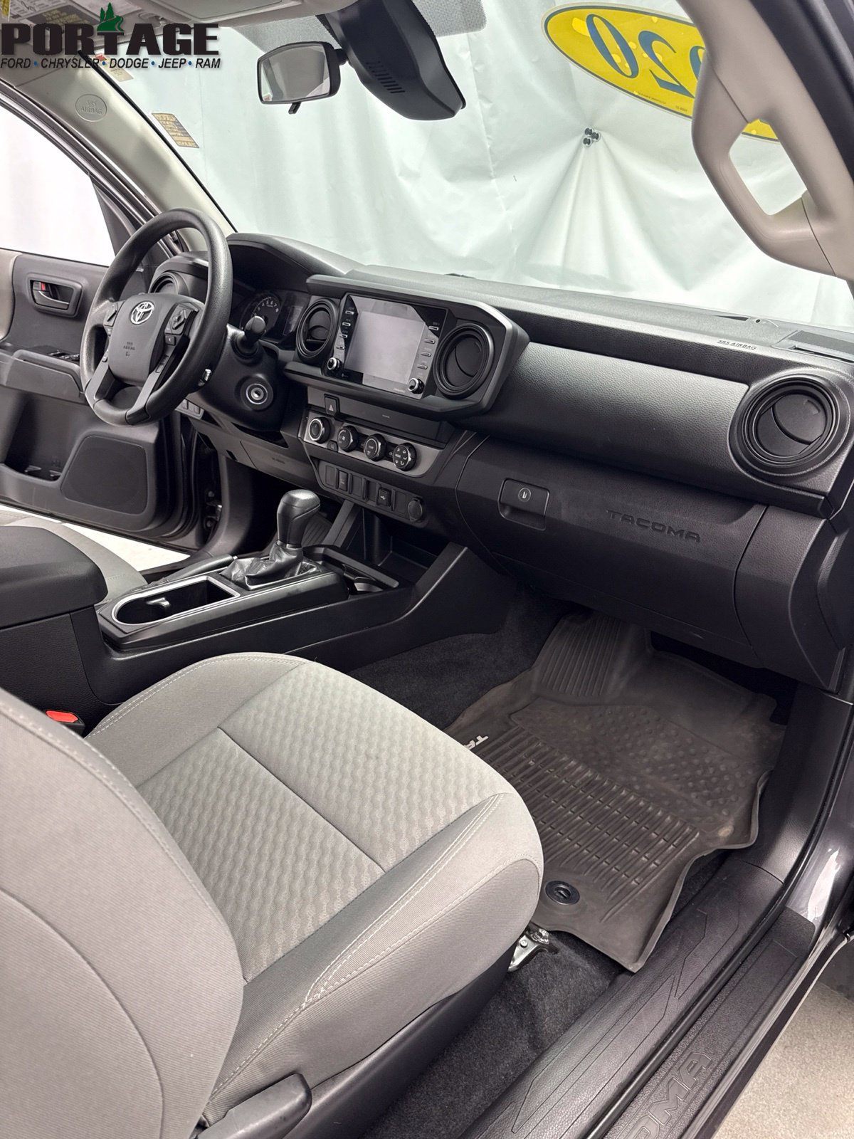 Used 2020 Toyota Tacoma SR5 AWD/4WD image 25