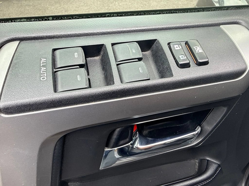 Used 2018 Toyota 4Runner SR5 AWD/4WD image 16