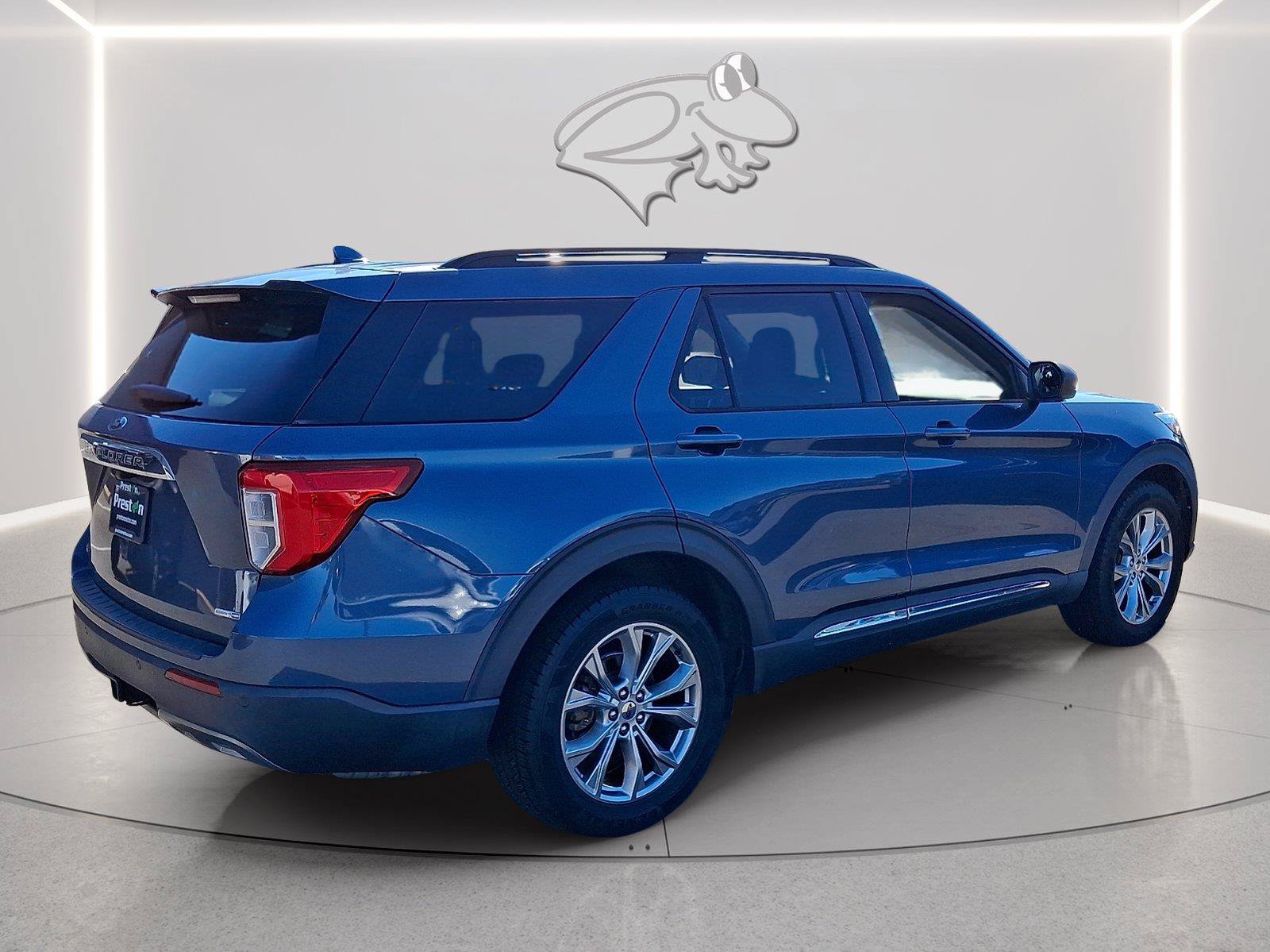 Certified 2020 Ford Explorer XLT w/ Equipment Group 202A AWD/4WD image 5