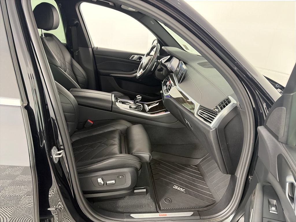 Used 2023 BMW X5 xDrive40i AWD/4WD image 32