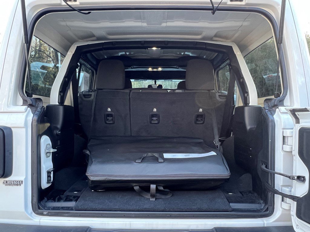 Used 2022 Jeep Wrangler Unlimited Sport image 12