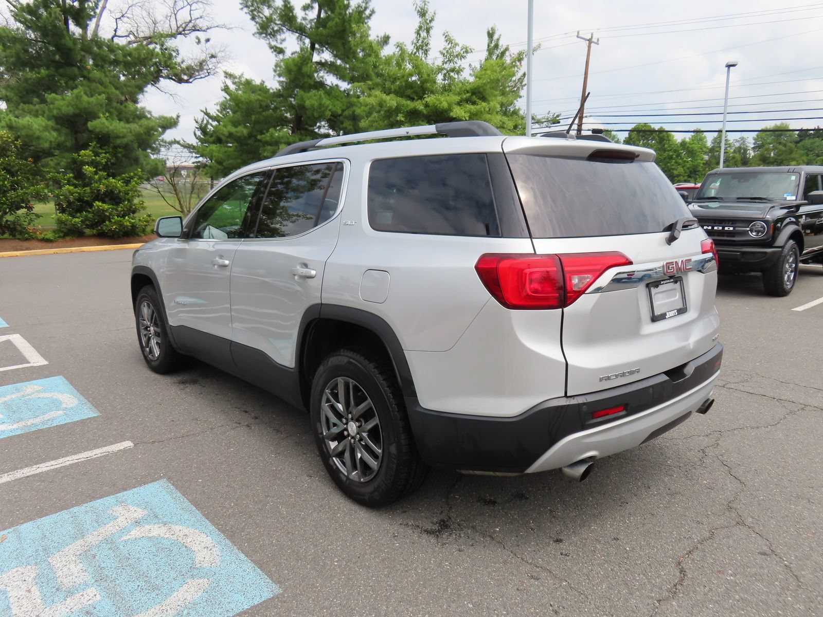 Used 2019 GMC Acadia SLT AWD/4WD image 7