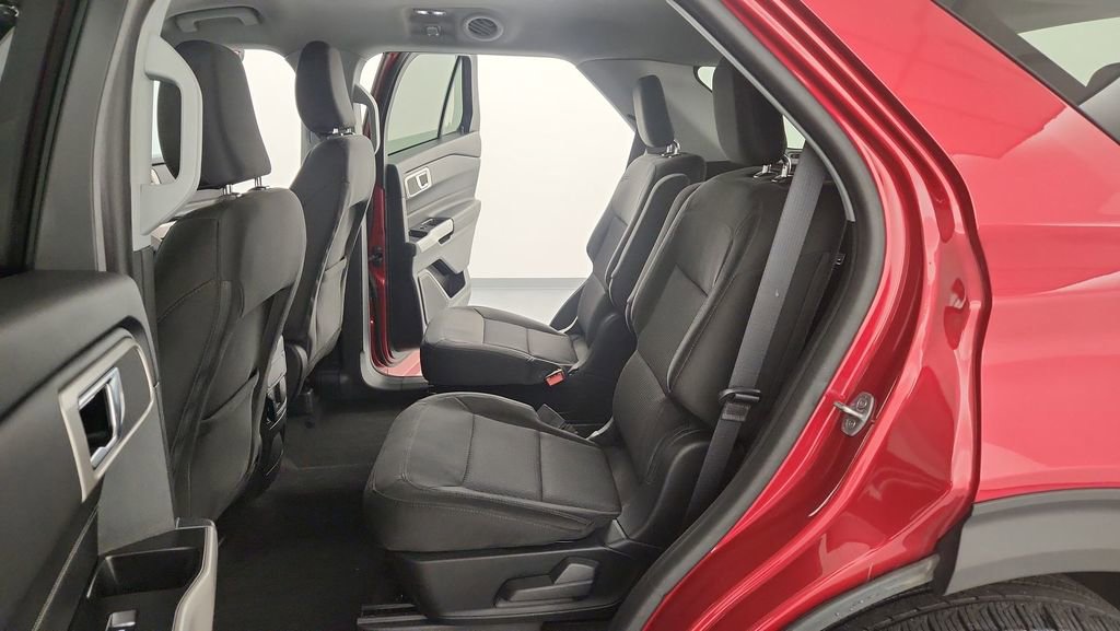 Certified 2024 Ford Explorer XLT AWD/4WD image 17