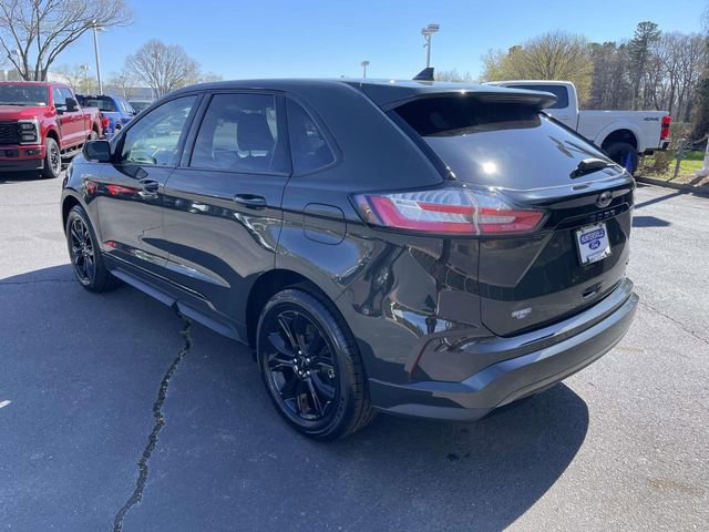 Certified 2022 Ford Edge SE w/ Black Appearance Package image 4