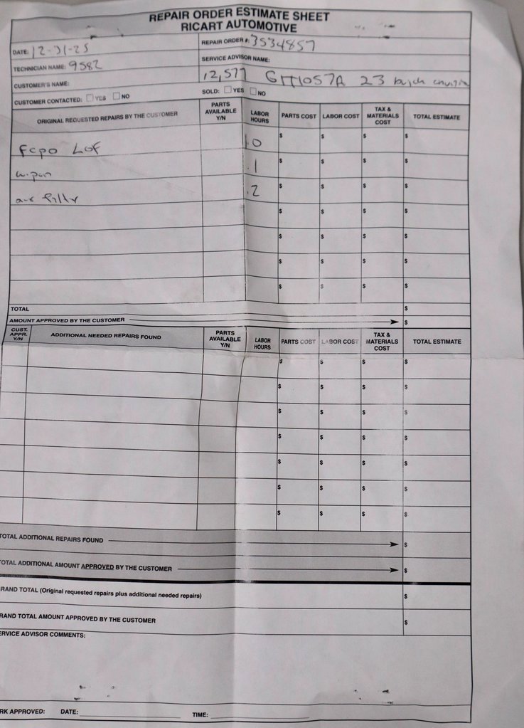 Used 2023 Buick Envision Avenir image 12