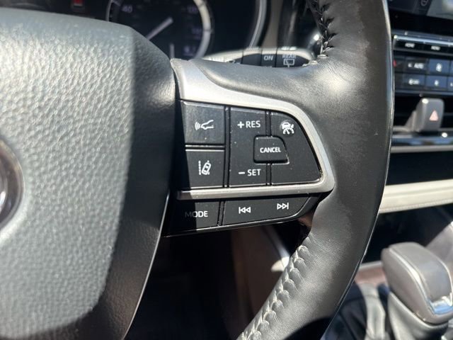 Used 2022 Toyota Highlander Limited AWD/4WD image 24