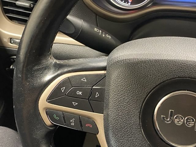 Used 2017 Jeep Cherokee Limited AWD/4WD image 42