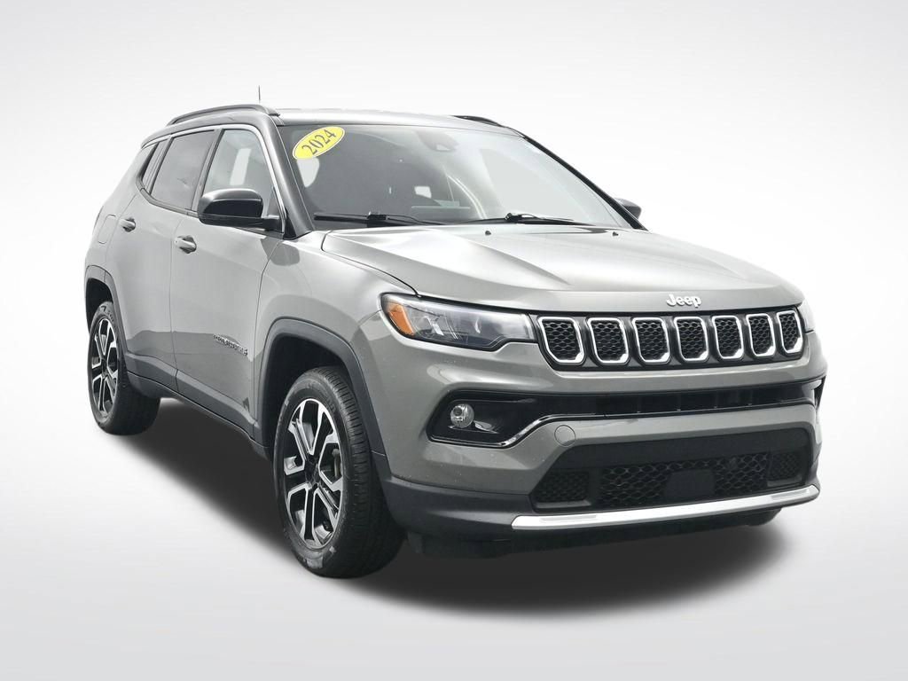 Used 2024 Jeep Compass Limited AWD/4WD image 3