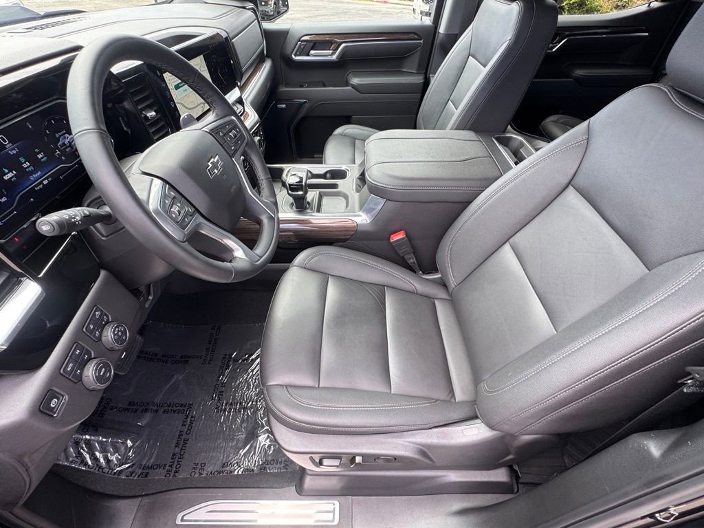 Used 2025 Chevrolet Silverado 1500 LT Trail Boss w/ LT Trail Boss Premium Package image 17