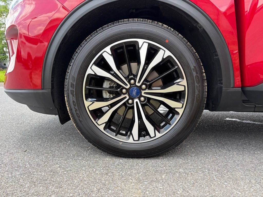 Certified 2022 Ford Escape SEL w/ SEL Stealth AWD Package image 65