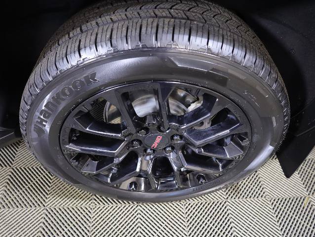 Used 2024 GMC Yukon XL Denali AWD/4WD image 39