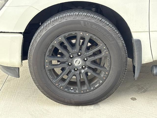 Used 2018 Nissan Titan SV w/ SV Convenience Package image 13