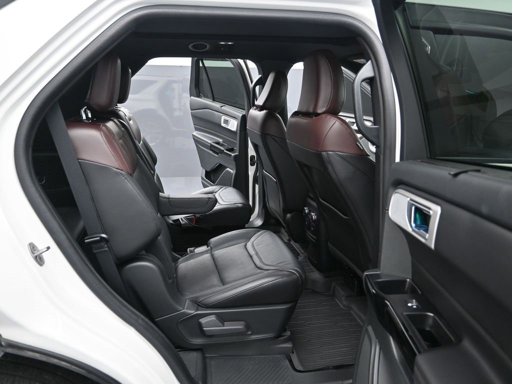Certified 2023 Ford Explorer Platinum w/ Technology Package image 42