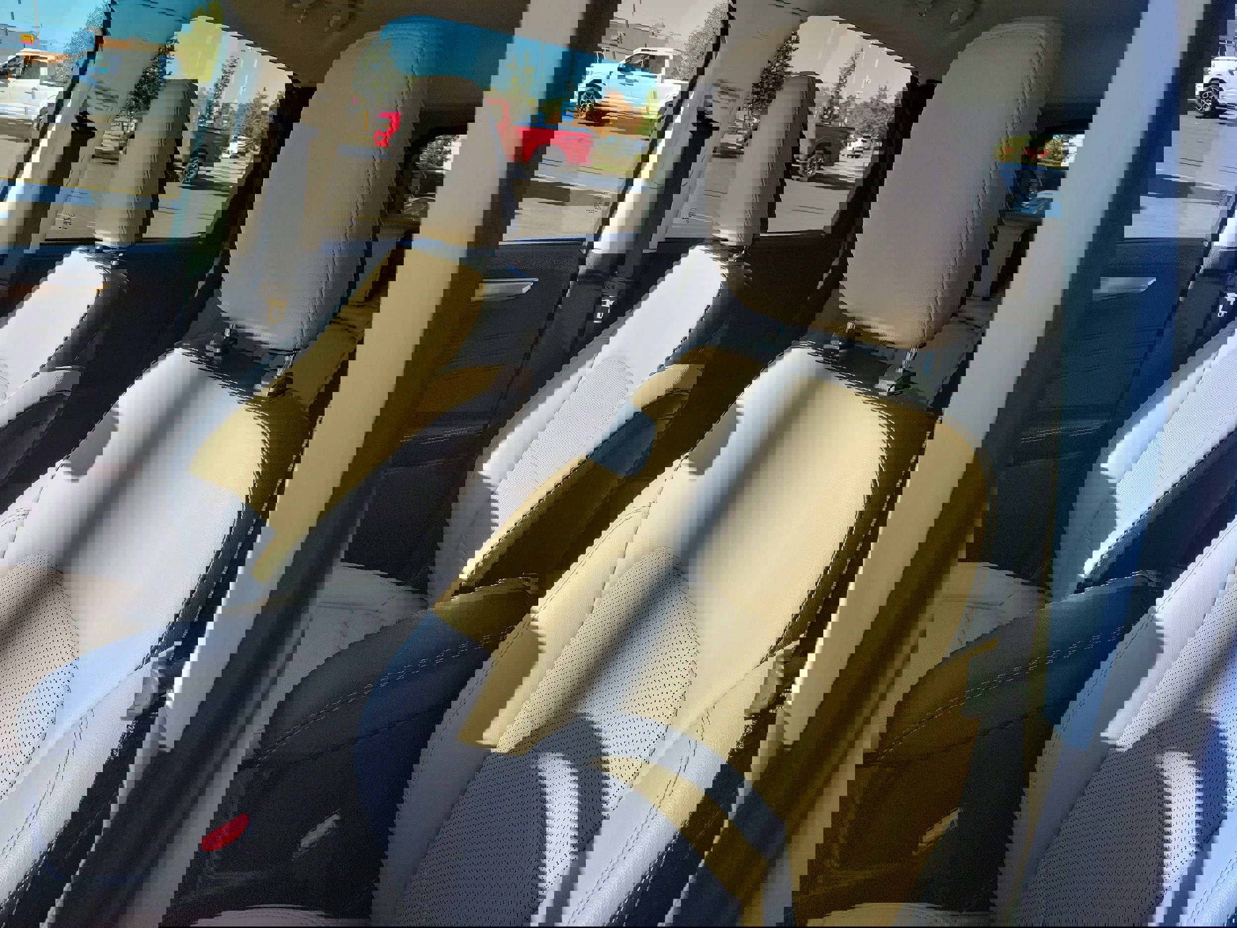 Certified 2022 Ford Escape Titanium image 20