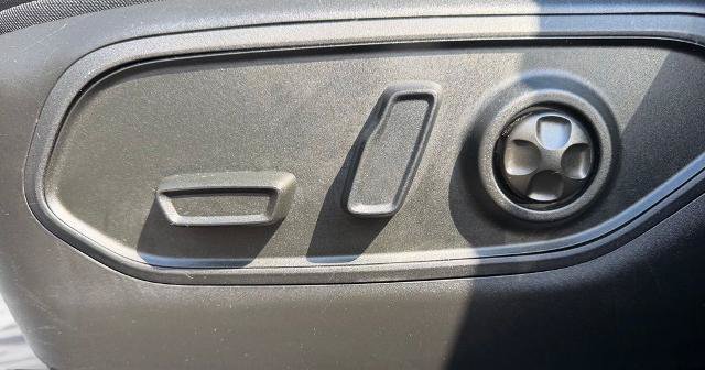 Used 2023 Jeep Grand Cherokee Limited AWD/4WD image 21