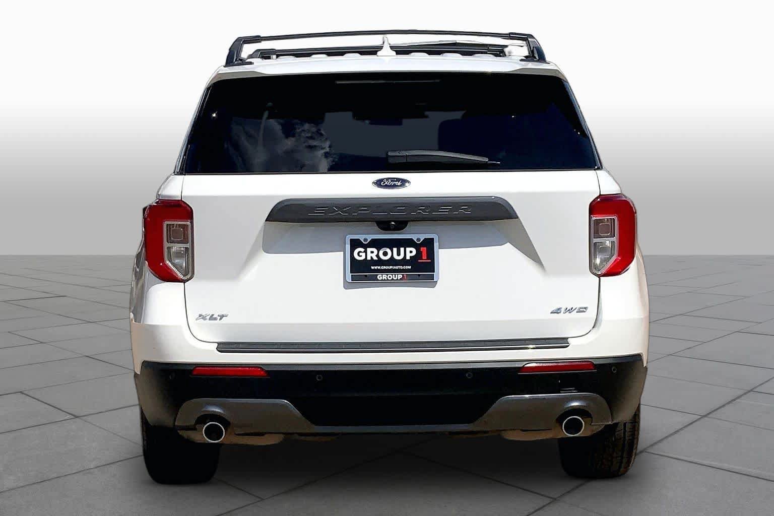 Certified 2022 Ford Explorer XLT w/ Equipment Group 202A AWD/4WD image 5