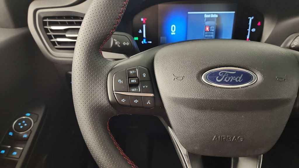 Certified 2024 Ford Escape ST-Line w/ Tech Pack #1 AWD/4WD image 18