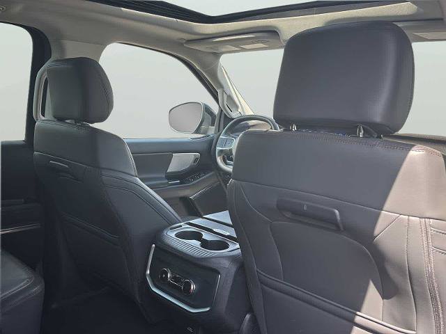 Certified 2025 Ford Expedition Active AWD/4WD image 33