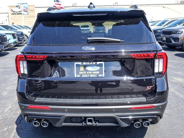Certified 2025 Ford Explorer ST AWD/4WD image 8
