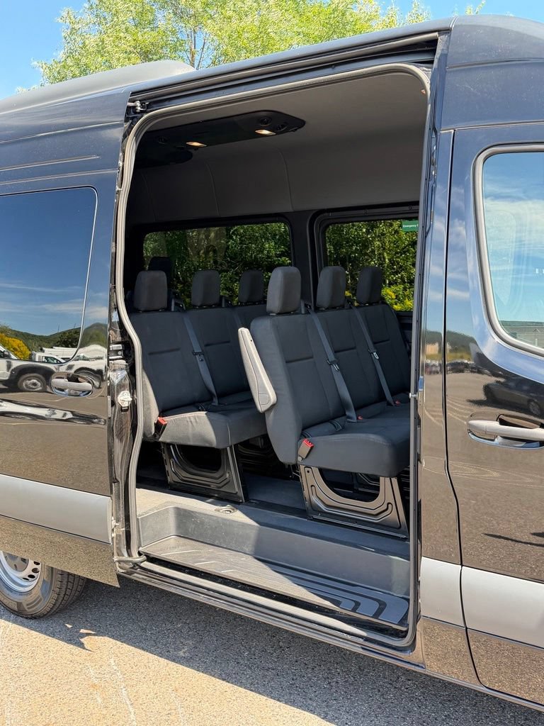 Used 2024 Mercedes-Benz Sprinter 2500 image 26
