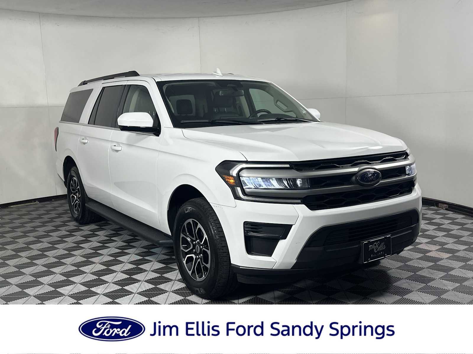 Certified 2024 Ford Expedition Max XLT image 5