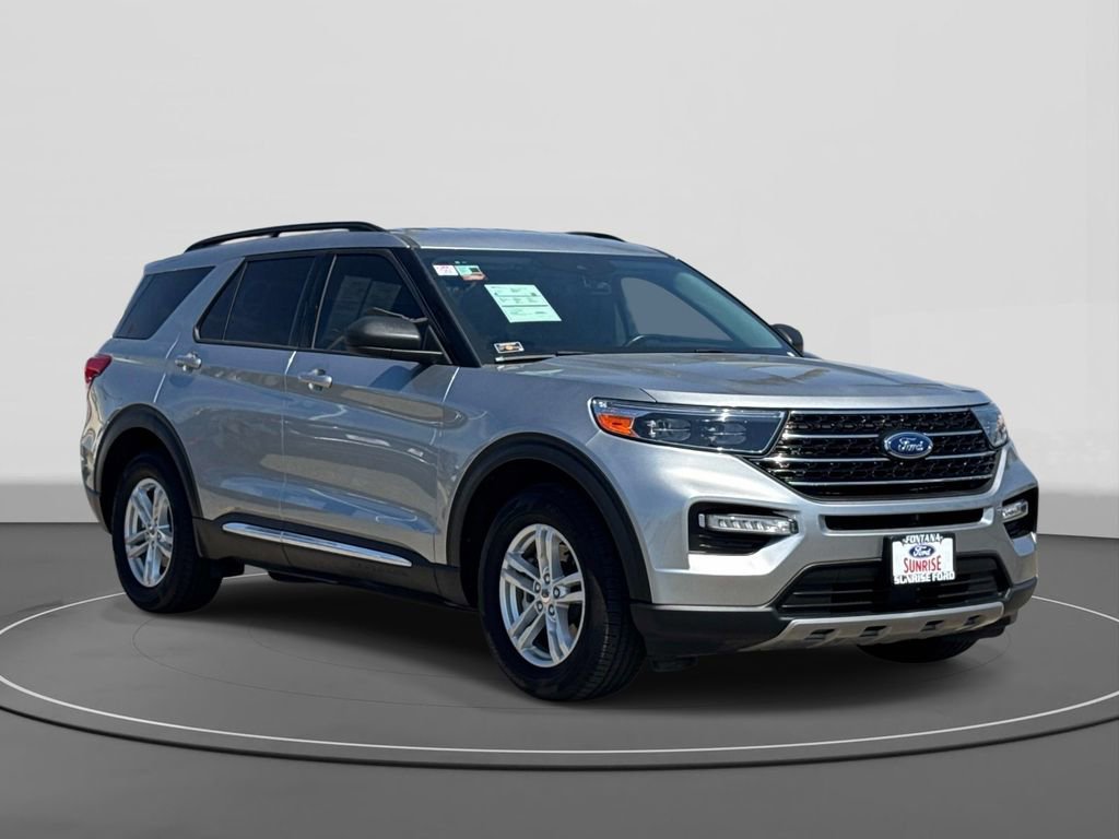 Certified 2023 Ford Explorer XLT w/ Equipment Group 202A image 5