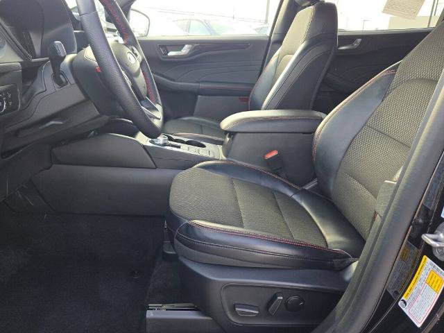 Certified 2025 Ford Escape ST-Line Select AWD/4WD image 23