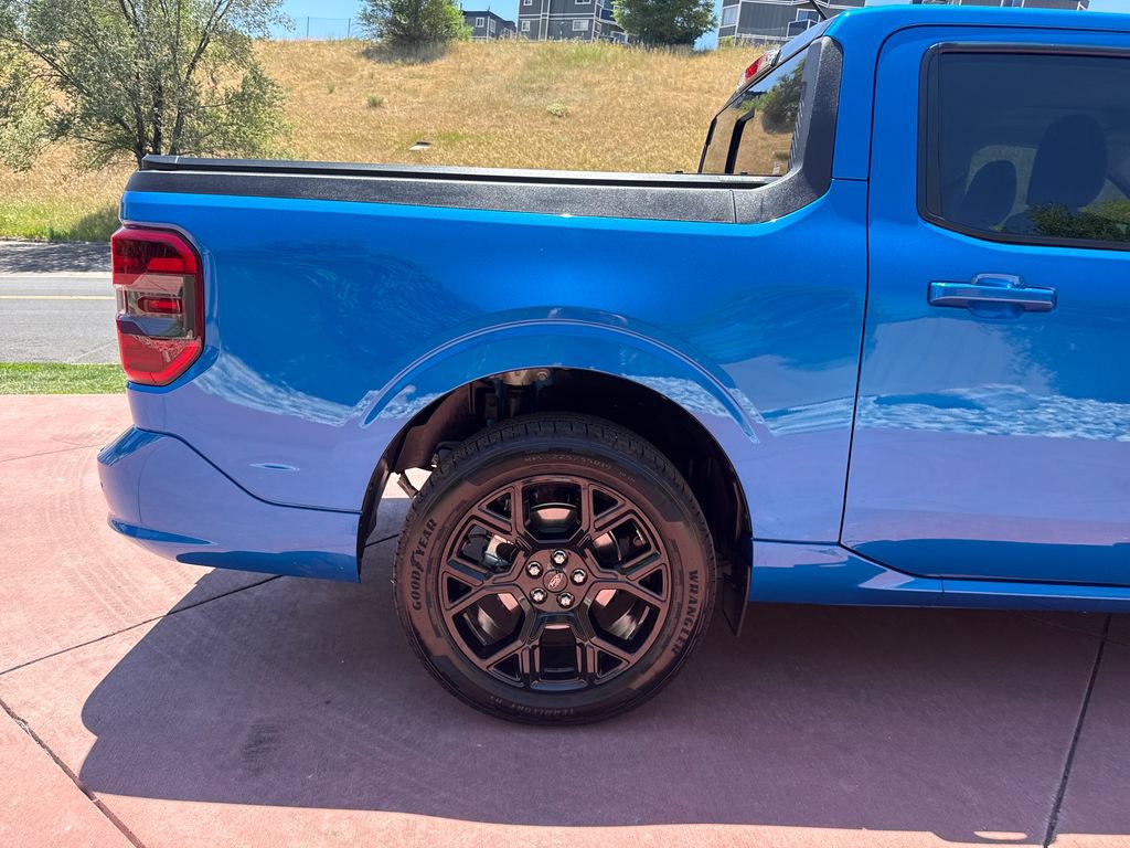 Certified 2025 Ford Maverick Lobo AWD/4WD image 32