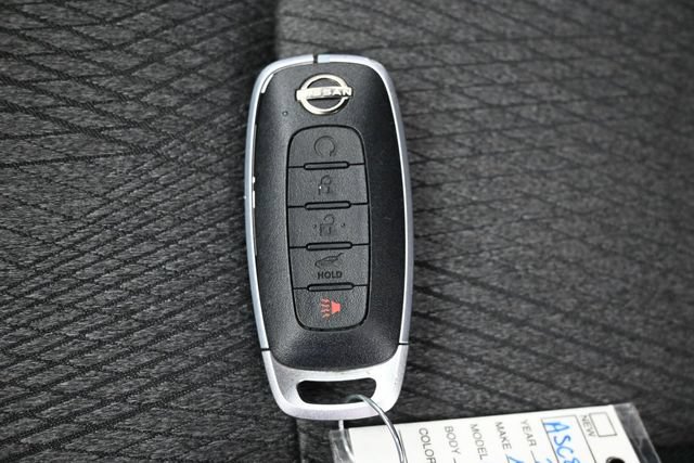 Used 2025 Nissan Rogue SV FWD image 24