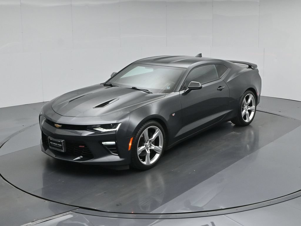 Used 2018 Chevrolet Camaro SS RWD image 37