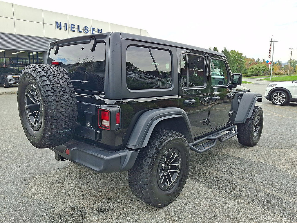 Used 2024 Jeep Wrangler Unlimited Sport AWD/4WD image 23