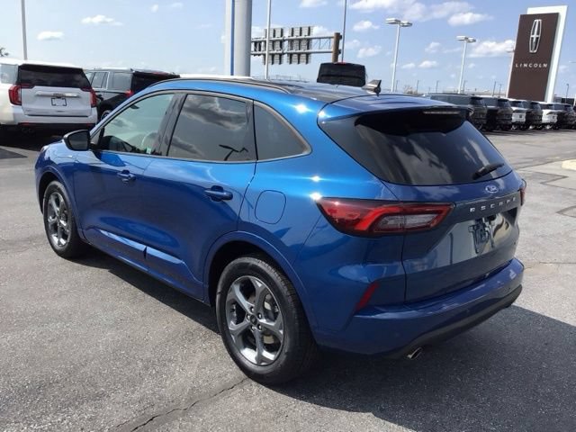 Certified 2023 Ford Escape ST-Line w/ Tech Pack #1 AWD/4WD image 5