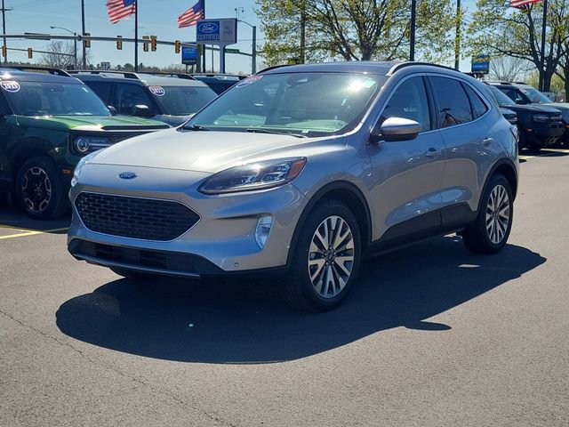 Certified 2022 Ford Escape Titanium w/ Class II Trailer Tow Package AWD/4WD image 2