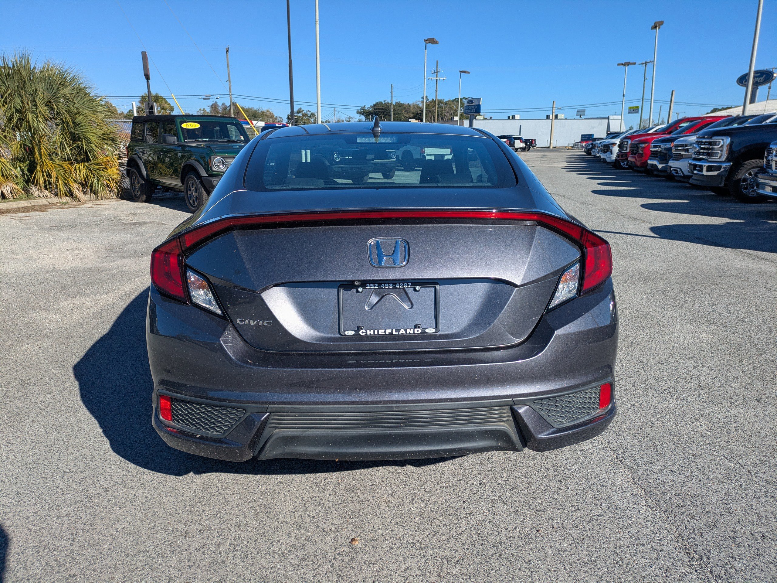 Used 2019 Honda Civic EX image 4